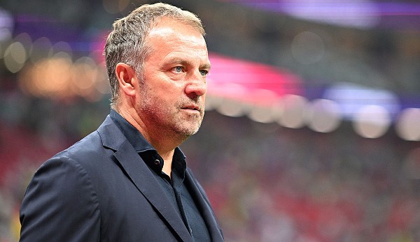 Dietmar Hamann hält die weitere Zusammenarbeit zwischen dem DFB und Bundestrainer Hansi Flick für einen Fehler.