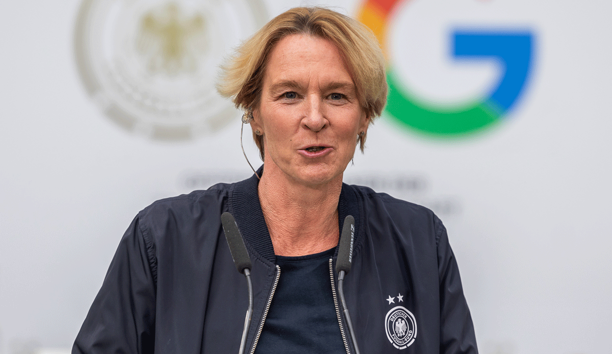 Martina Voss-Tecklenburg ist eine von nur zwölf weiblichen Coaches bei der Fußball-WM der Frauen.