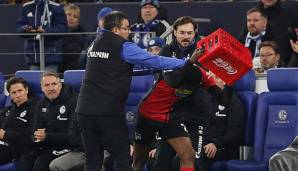 David Wagner packte Jordan Torunarigha im DFB-Pokal an der Seitenlinie.