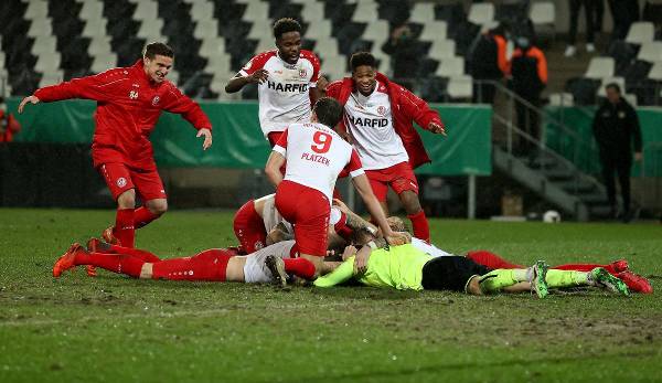 Rot-Weiss Essen drehte einen 0:1-Rückstand in der Verlängerung das Achtelfinale im DFB-Pokal gegen Bayer Leverkusen.