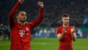 Der FC Bayern setzt sich im Pokal-Viertelfinale mit Mühe beim FC Schalke 04 durch. Matchwinner sind der Torschütze und ein Zweikampfmonster im Mittelfeld. Die Noten.