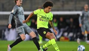 AXEL WITSEL: Rotierte für den angeschlagenen Dahoud in die Startelf. Bei der Entstehung des 0:1 nur Zuschauer aus nächster Nähe, bei seinem Eigentor zum 0:2 maximal unglücklich. Auch sonst ziemlich mau und in dieser Form keine wirkliche Hilfe. Note: 5.