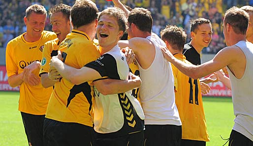 Dynamo Dresden hat sich mit dem Sieg gegen Kickers Offenbach den Relegationsplatz gesichert