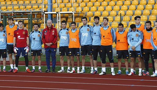 Die spanische Nationalmannschaft gedenkt dem verstorbenen spanischen Profi Miki Roque