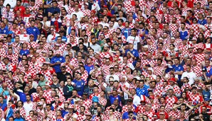 Der Großteil der kroatischen Fans weiß, wie man die Nationalmannschaft richtig unterstützt
