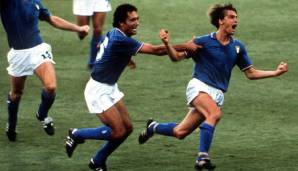 Die Tifosi daheim begeisterte dabei der Jubel Locatellis nach seinem ersten Treffer fast mehr als die ebenfalls sehr hübschen Tore. Sie fühlten sich nämlich an den legendären Jubellauf Marco Tardellis im WM-Finale 1982 gegen Deutschland erinnert.