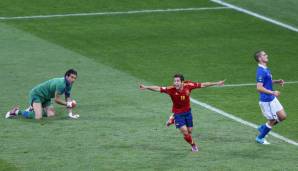 2012 hieß Italiens Gegner im Finale von Kiew Spanien, die Partie ging als deutlichstes Endspiel aller Zeiten in die Geschichtsbücher ein. Nach 14 Minuten schoss Silva Spanien in Führung, Torres erhöhte noch vor der Pause. Am Ende stand es 0:4.