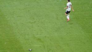 Abseits sportlicher Themen regte außerdem eine Taube, die es sich auf dem Münchner Rasen während des Spiels gemütlich machte, das Humorzentrum zahlreicher Fans an.