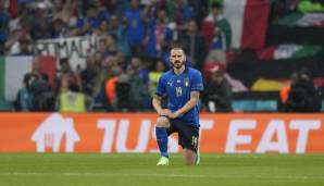 LEONARDO BONUCCI: Lieferte sich heiße Duelle mit Kane und zeigte sich bei langen Schlägen der Engländer besonders souverän. Staubte beim 1:1 in Mittelstürmer-Manier ab. Stark in den Zweikämpfen. Note: 2.