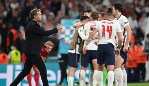 TUTTOSPORT: "England leidet, schafft aber den Einzug ins Finale. Am Schluss siegt die Mannschaft mit den talentiertesten Spielern, die kompakte dänische Truppe schafft nicht den Finaleinzug."