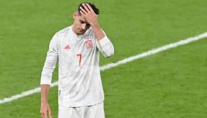 Spanien - MARCA: "Spanien weint mit Würde. Beim grausamsten Abschied der vergangenen Jahre bleibt Spanien ohne EM-Titel. Verfluchte Elfmeter - Spanien ist nach einem tollen Spiel gegen Italien aus dem Finale im Elfmeterschießen raus."
