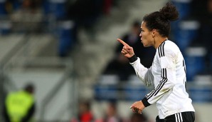 Nationalspielerin Celia Sasic traf beim 12:0 der Frankfurterinnen gleich fünf Mal