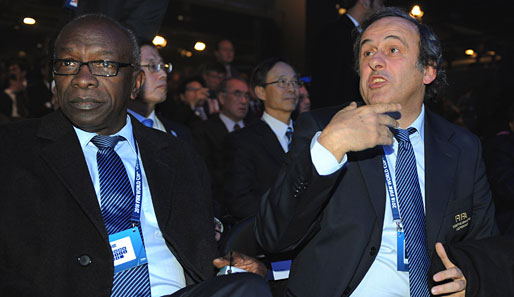 FIFA Vizepräsident Jack Warner (l.) droht dem Weltverband mit pikanten Enthüllungen
