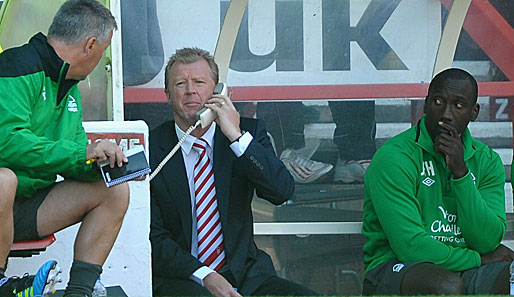 Trainer Steve McClaren (M.) unterschrieb erst im Juni seinen Vertrag bei Nottingham Forest