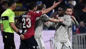 Erst als der Stadionsprecher Mahnungen ausspricht, einen drohenden Spielabbruch andeutet und Cagliari-Kapitän Ceppitelli in die eigene Kurve geht, beruhigt sich die Szenerie. "Der beste Weg, um auf Rassismus zu reagieren", sagte Kean hinterher.