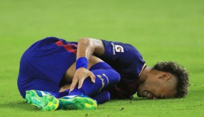Wieder knapp einen Monat fällt Neymar im April 2014 aus. Diesmal muss er aufgrund einer Fußverletzung pausieren. Vier Spiele kann er in dieser Zeit nicht bestreiten.