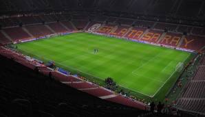 Von 1964 bis 2011 spielte "Cimbom" hier, danach zog der Verein ins neu gebaute Türk Telekom Stadion um. Dort war nicht nur mehr Platz, sondern auch mehr Sicherheit für die Fans gewährleistet.
