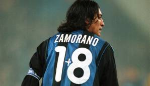 RONALDO (Inter Mailand): Doch damit nicht genug: Die 9 trug vorher der Chilene Ivan Zamorano. R9 war jedoch bei Nike eine internationale Marke geworden. Folge: Zamorano schnappte sich die 18 und fügte zwischen den Ziffern ein Plus ein. Legendär!