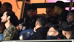 6. März 2019: PSG scheidet durch einen umstrittenen Handelfmeter in der Nachspielzeit gegen Manchester United aus der Champions League aus. Der verlezte Neymar beleidigt das Gespann um Schiedsrichter Skomina anschließend auf Instagram und wird gesperrt.