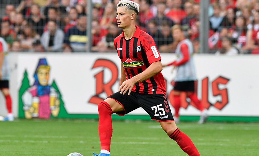 ROBIN KOCH (Freiburg): Aufgrund der Verletztenmisere ist RB Leipzig auf der Suche nach einer Defensiv-Verstärkung auf Robin Koch aufmerksam geworden. Der 23-Jährige (Vertrag bis 2021) soll laut kicker bereits in Verhandlungen mit den Sachsen stehen.