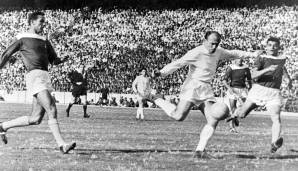 Platz 12: REAL MADRID, Saison 1960/61 - 76 Punkte aus 30 Spielen (84,4 Prozent aller möglichen Punkte), Platz eins in der Primera Division (Foto: Alfredo Di Stefano).