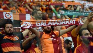 Auch der dritte Istanbuler Verein wurde bereits sanktioniert. GALATASARAY blieb in der Spielzeit 2016/17 nur die Zuschauerrolle bei den internationalen Wettbewerben. Bei Gala lagen aber Verfehlungen gegen das Financial Fairplay zugrunde.