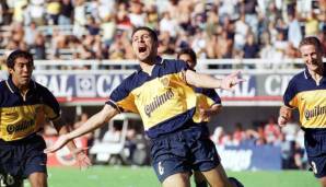 WALTER ADRIAN SAMUEL: "Die Mauer" spielte von 1997 bis 2000 bei Boca Juniors. Sein Ruf als harter Innenverteidiger brachte ihn nach Europa, wo er unter anderem für AS Roma, Real Madrid und Inter Mailand spielte.
