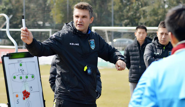 Tomislav Stipic während seiner Zeit in China als Trainer von Nantong Zhiyun.