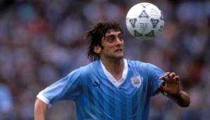 Enzo Francescoli: Der Uruguayer gehört ebenfalls zur FIFA 100. Er spielte u.a. für Olympique Marseille und River Plate. Mit der Nationalmannschaft gewann er dreimal die Copa America und wurde zweimal zum besten Spieler des Turniers ausgezeichnet.