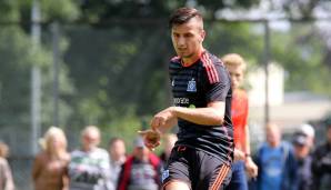 Vesel Limaj (seit 2018 bei FK Kukesi): Bereits in der Jugend hatte Limaj sieben verschiedene Vereine, bis er 2015 zum HSV II wechselte. Dort wurde er Stammspieler. 2017 wechselte er zum SV Horn, ein halbes Jahr später nach Albanien.