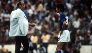 Später wurde die Strafe auf zwei Jahre reduziert, was Nationaltrainer Enzo Bearzot dazu veranlasste, Rossi in den WM-Kader für das Turnier in Spanien zu berufen. Ein Aufschrei ging durch Italien und Bearzot musste viel Kritik einstecken.