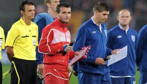 ALEXANDER FREI: Bei der EM 2004 spuckte der Schweizer Alexander Frei seinen Gegenspieler Steven Gerrard an und wurde dafür für drei Spiele gesperrt.