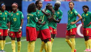 Das war übrigens nicht der einzige Aufreger dieses Spiels: Wegen eines vermeintlichen Abseitstores Englands weigerten sich die kamerunischen Damen zwischenzeitlich, weiterzuspielen.