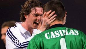 IKER CASILLAS für CESAR SANCHEZ: Er kam, sah und hielt, was eigentlich kaum zu halten war. Die 68. Minute des Champions-League-Finals zwischen Real Madrid und Bayer Leverkusen im Glasgower Hampden Park markierte den Beginn einer Weltkarriere.