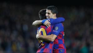 Luis Suarez bedankt sich bei Lionel Messi.