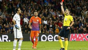 Weil die Citizens nach der Roten Karte gegen Torhüter Claudio Bravo fast eine Halbzeit mit nur zehn Mann spielten, sagte Guardiola hinterher: "Der Platzverweis hat viel ausgemacht. Es ist schon schwer genug, mit elf Spielern gegen Barca zu spielen."