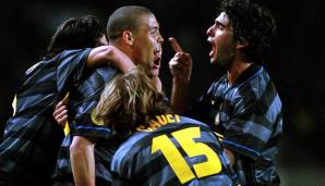 PLATZ 23: RONALDO - für 28,00 Millionen Euro als 20-Jähriger in der Saison 1997/98 vom FC Barcelona zu Inter Mailand.