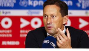 Trainer Roger Schmidt von der PSV Eindhoven hat das Zustandekommen von Mario Götzes (28) Wechsel in die Niederlande nacherzählt.