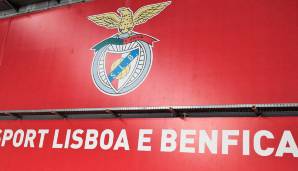 Die portugiesische Polizei hat im Zuge von Ermittlungen wegen des Verdachts der Korruption bei Spielertransfers Büros von Benfica Lissabon durchsucht.