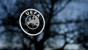Wie jedes Jahr hat die UEFA die 50 Nominierten für das UEFA Team des Jahres 2020 bekanntgegeben. Dabei stehen fünf Torhüter, 15, Verteidiger, 15 Mittelfeldspieler und 15 Stürmer zur Auswahl.