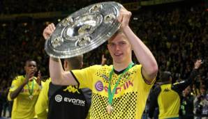 Auch die Trophäensammlung ist gefüllt: Sven wurde 2011 und 2012 mit Borussia Dortmund Deutscher Meister. "Du warst das Herz und die Seele dieser unglaublichen Mannschaft", sagte sein Ex-Trainer Jürgen Klopp über den Allrounder.