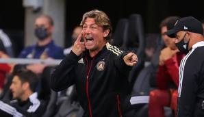 Daraus resultierte 2009 der Wechsel zu Olympique Marseille. Es folgten Stationen bei der Roma und bei seinem argentinischen Jugendklub Newell's Old Boys, wo er auch seine Karriere beendete. Zuletzt arbeitete Heinze als Trainer in der MLS.