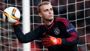 TOR - JASPER CILLESSEN: Ging 2016 für 13 Millionen Euro zum FC Barcelona. Seit 2019 beim FC Valencia.