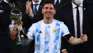 Messis Beziehung zu Argentinien war ohne den ganz großen Titel lange Zeit schwierig. 2021 krönte er seine Karriere dann aber mit dem Gewinn der Copa America. Gelingt dieses Jahr der noch größere Wurf? Mit dann 35 Jahren wäre es der perfekte Abschluss.