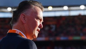 Der berüchtigte Tulpengeneral hat wieder knallhart durchgegriffen: Louis van Gaal hat die Oranje-Karriere von Torhüter Tim Krul mal eben für beendet erklärt - weil sich der Keeper geweigert haben soll, an einem Training teilzunehmen.