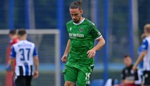 HANNOVER 96: Zwei Veränderungen werden beim Zweitligisten vorgenommen. Stürmer Valmir Sulejmani zieht es nach Ingolstadt. Der 25-jährige Sulejmani, der bislang drei Länderspiele für Kosovo bestritt, lief in dieser Saison in vier Zweitligaspielen auf.