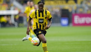 Bereits zum Ende der vergangenen Spielzeit durfte Bynoe-Gittens BVB-Profi-Kader-Luft schnuppern. Seit dieser Saison ist er nun fest bei der ersten Mannschaft dabei.