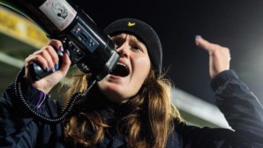 International, Williane Hocq, Capa, Belgien, Sporting Charleroi, Ultras, Fans, Vorsängerin