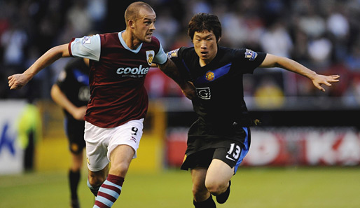 Ji-Sung Park (r.) wechselte 2005 für 7,3 Millionen Euro vom PSV Eindhoven zu ManUtd