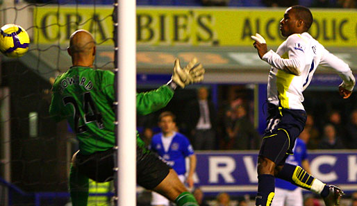 Jermain Defoe (r.) traf zunächst gegen Everton, verschoss dann aber einen Strafstoß